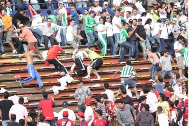 la violencia del futbol en colombia 01